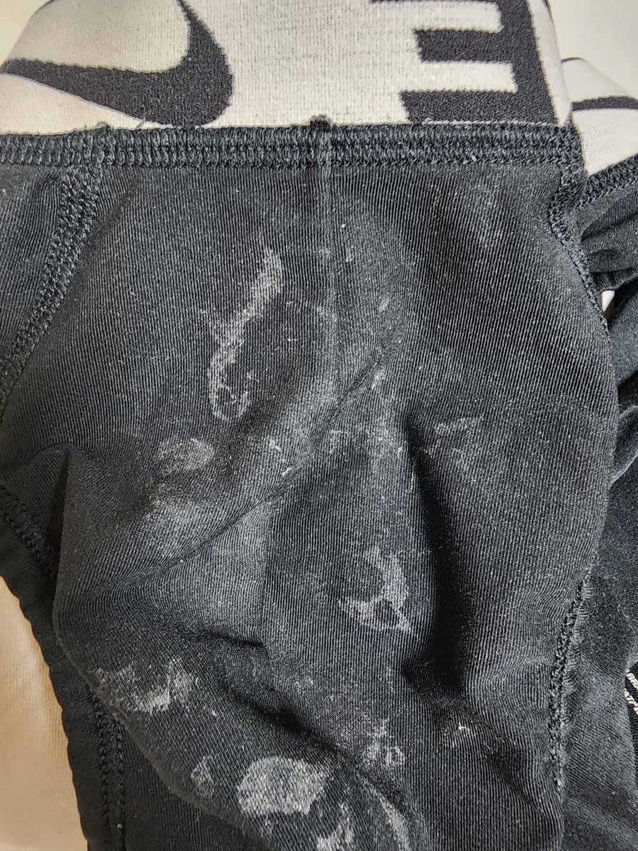 1주일 금딸하고 발정나면 하루만에도 이렇게 되지  싼거아니고 프리컴 ㅋㅋㅋ