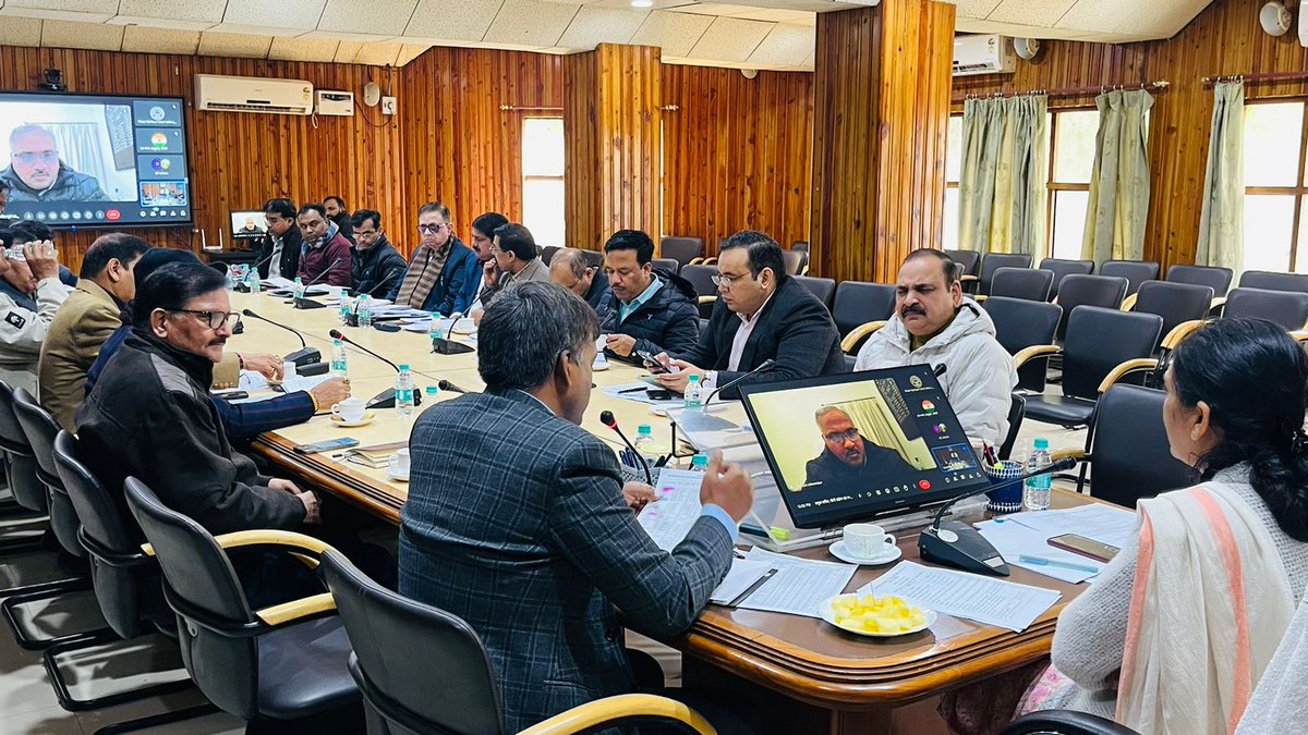 आज दिनांक 18-1-2024 को गन्ना किसान संस्थान के सभाकक्ष में प्रमुख सचिव, चीनी उद्योग एवम् गन्ना विकास विभाग की अध्यक्षता में साप्ताहिक समीक्षा बैठक आयोजित की गई
#reviewmeeting #upcane #weeklymeeting <a href="/UPCane/">Cane Development UP</a>
<a href="/UPGovt/">Government of UP</a> <a href="/CMOfficeUP/">CM Office, GoUP</a> <a href="/InfoDeptUP/">Information and Public Relations Department, UP</a>