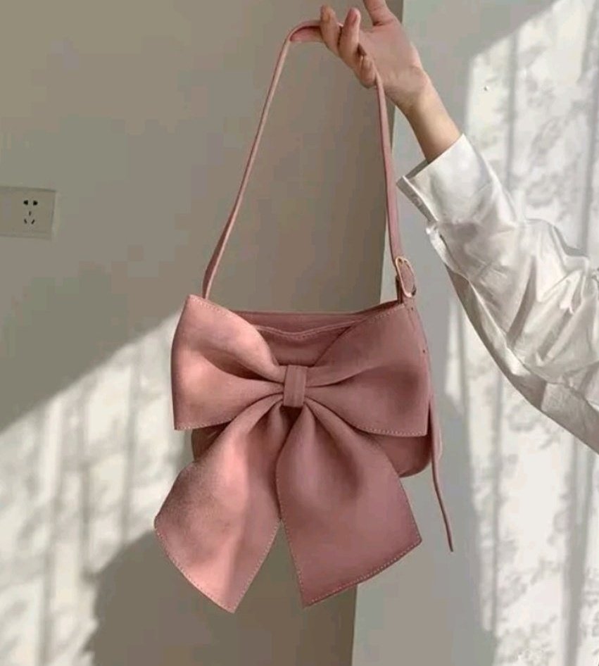 xalivyy's tweet photo. Pretty pink sling bag✨

A thread~ https://t.co/LVcQIKB8k6