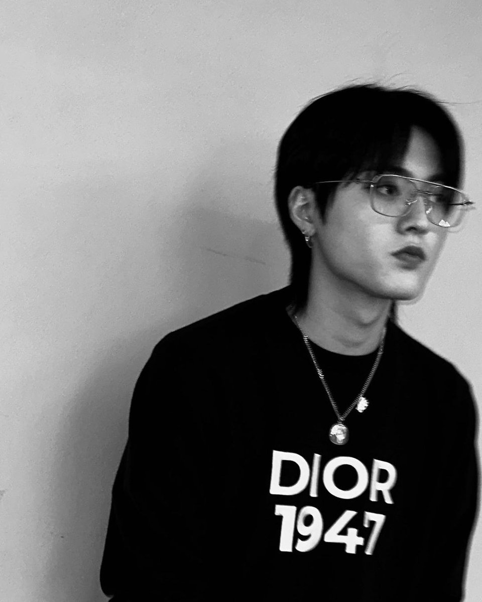 dailyharuto_'s tweet photo. haruto instagram update 🖤 https://t.co/O92wr7yW2O