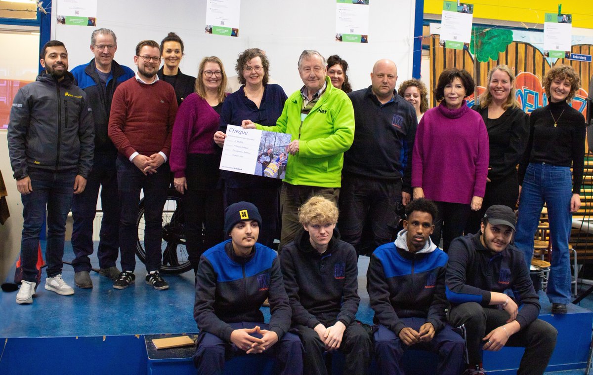 FIXbrigade Paddepoel is van start gegaan. Dit is een samenwerking tussen <a href="/gem_groningen/">Gemeente Groningen</a>, het Alfa-college, wijkpaleis Paddepoel, Paddepoel Energiek, WIJS en Stichting FIXbrigade Nederland. Ihkv deze start werd een cheque van € 10.000,- uitgereikt door de coöperatieve <a href="/Rabobank/">Rabobank</a>