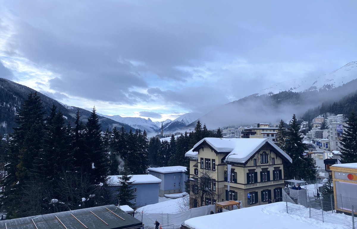 Good Morning from Davos. After the Iranian FM's 35-minute alternative-facts show, the Middle East is back in the spotlight on day3 of #WEF24 w/Israel's President Herzog, the Iraqi PM, and a mega-delegation from Saudi Arabia. The Greek PM Mitsotakis will be given a 30-minute fame…