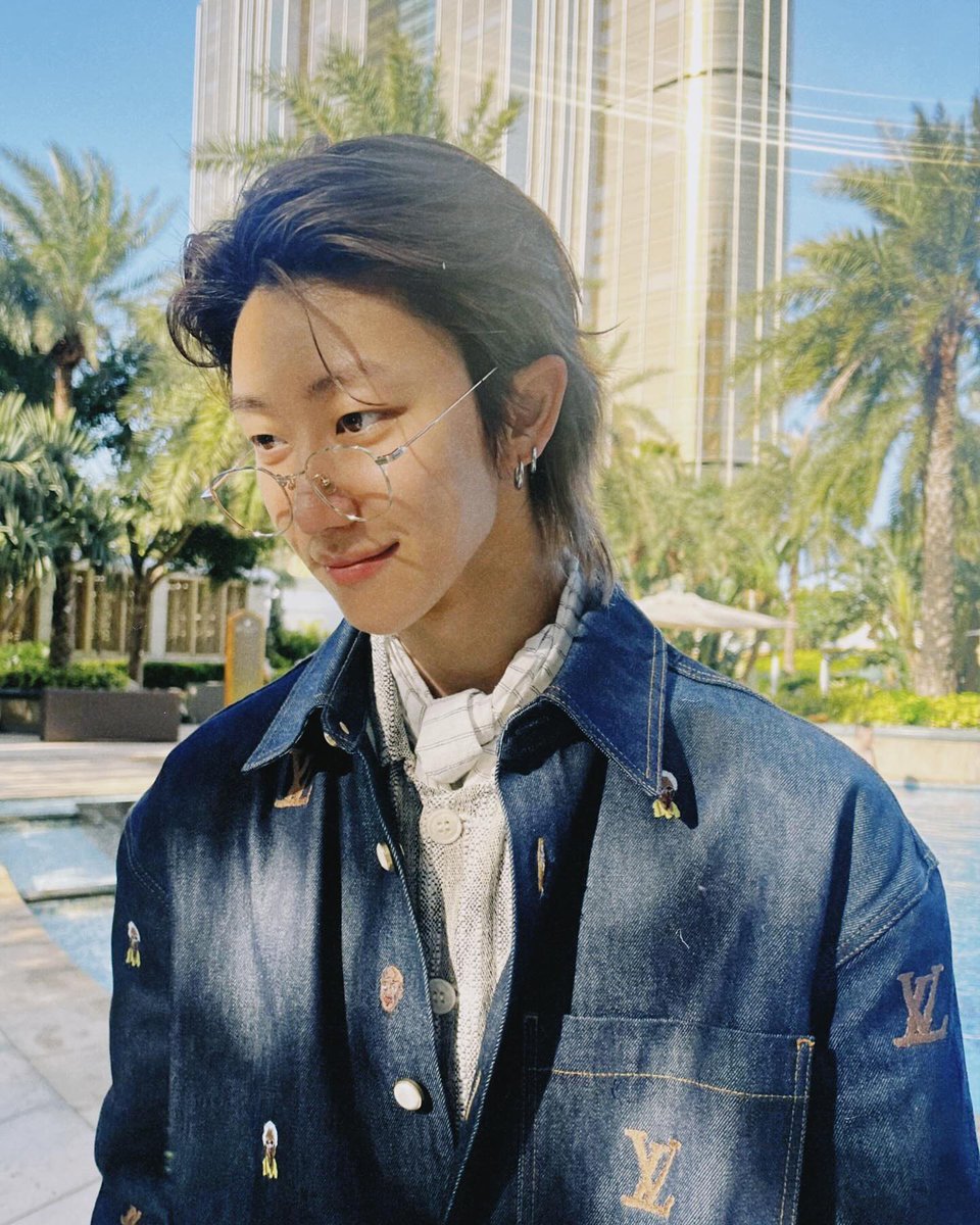 minghaocheol_'s tweet photo. ISTG I LOVE THIS FIT TODAY HE LOOKS SOOO FINE im so happy we got more pics https://t.co/WkVfNRg3Pa