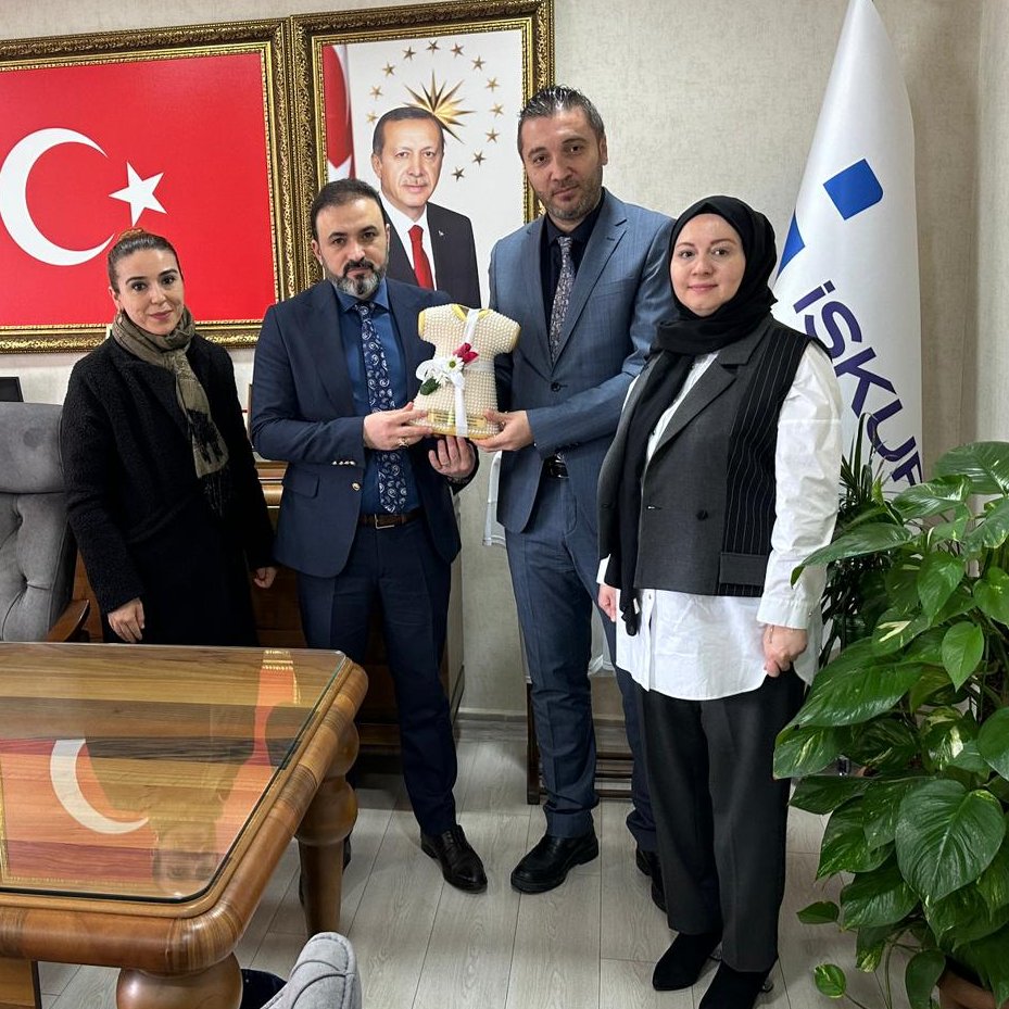 Diyarbakır Denetimli Serbestlik Müdürlüğünden Emre BİLİNMİŞ ve beraberindeki bir heyet İl Müdürümüz Mustafa YILMAZ'ı makamında ziyaret etti. Ziyarette Eski Hükümlülerin İŞKUR'un Aktif (İEP, MEK) ve Pasif (TYP) programlarına yerleştirilmeleriyle ilgili görüşmeler gerçekleştirildi.