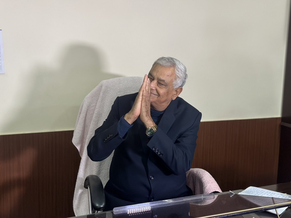 AslamChopdar11's tweet photo. जहां मैटर बड़े होते है वहां बाबा ही अड़े और खड़े होते है।
RAS की तैयारी करने वाले अभ्यर्थियों को तैयारी का मौका देने के लिए पूरा संघर्ष करने,कैबिनेट के समक्ष मैटर रखने के लिए और उसे मैटर को अंजाम तक पहुंचाने के लिए बाबा को बेरोजगार युवा साथियों की तरफ से धन्यवाद।
@DrKirodilalBJP https://t.co/AzE7Pp4Yce
