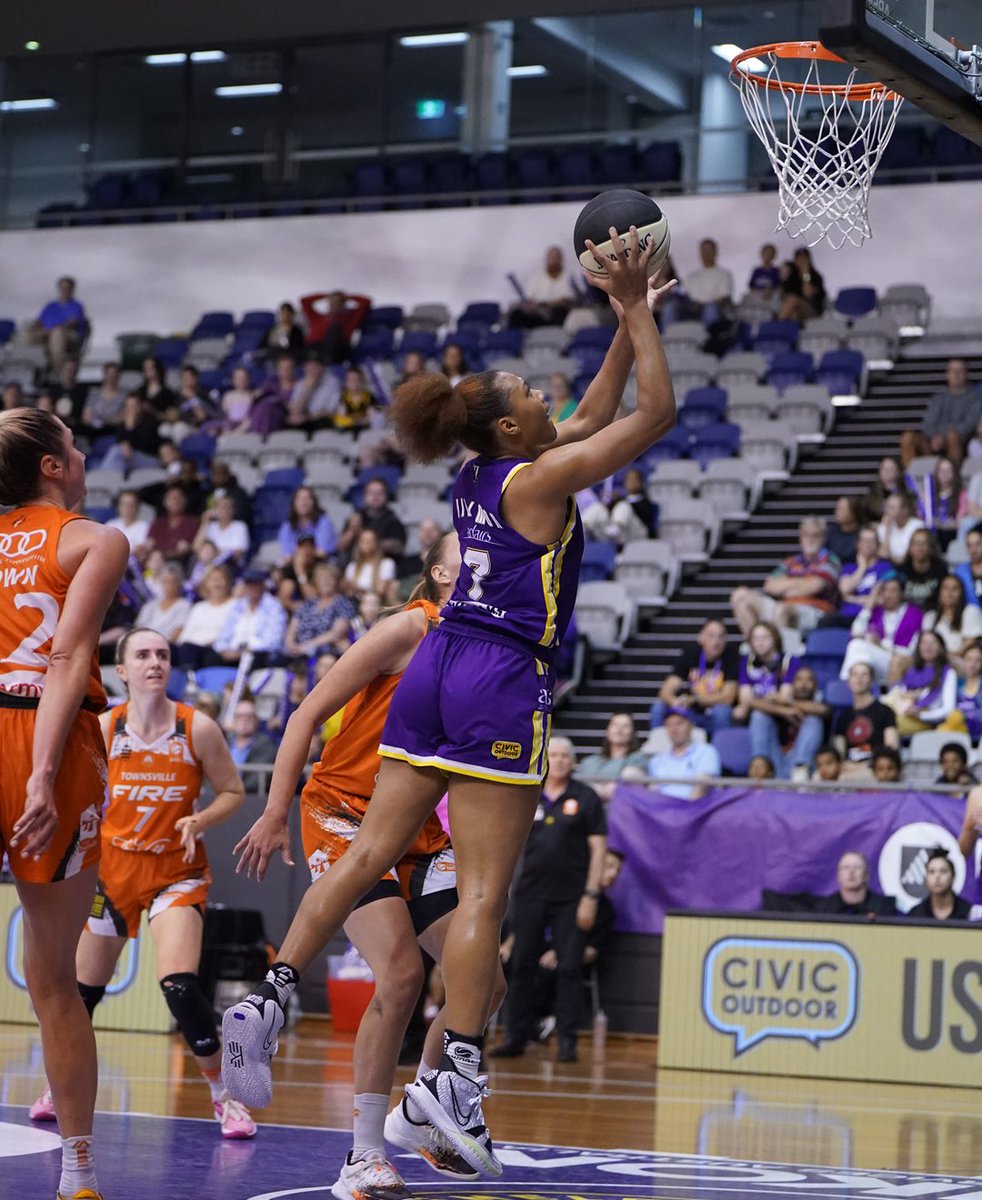 MelbBoomers's tweet photo. Who has got tickets to our inaugural Pride Game 🌈  We know Dexter has 🙋‍♀️

📆 Sunday Jan 21
⏰ 3pm
🆚 Southside Flyers
📍 Boom Box (Melbourne Sports Centres Parkville)
🎟 https://t.co/jzGQ7QQXxI - Use BOOMBOX for 20% off
📺 9Now
🌎 FIBA YouTube (International) https://t.co/7r7WVheFC6