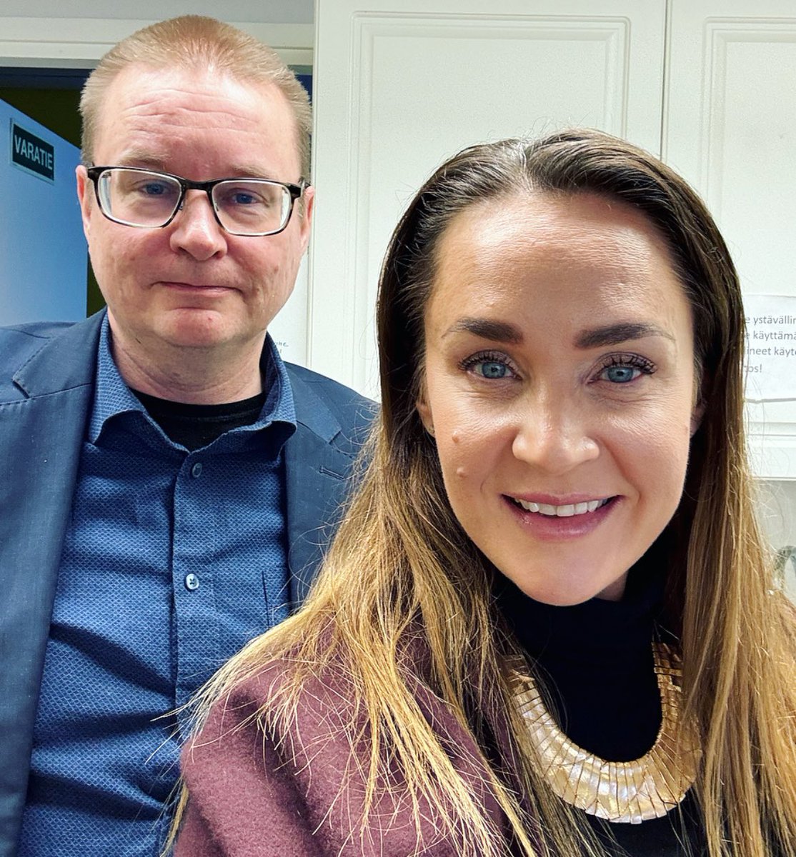Emilia Savolainen (@emiliasavolain1) on Twitter photo Kuhmon kaupunginjohtaja <a href="/JuhanaJuntunen/">Juhana Juntunen</a> perehdytti meitä Kuhmon elinkeinoihin <a href="/kuhmonkaupunki/">Kuhmon kaupunki</a> Kiinnostavaa asiaa myös Taitotehdas- hankkeesta ✨ Kiitos että saatiin tulla vierailulle! #kuhmo #keitele #yhteistyö #savogrow Kuhmon kaupunginjohtaja <a href="/JuhanaJuntunen/">Juhana Juntunen</a> perehdytti meitä Kuhmon elinkeinoihin <a href="/kuhmonkaupunki/">Kuhmon kaupunki</a> Kiinnostavaa asiaa myös Taitotehdas- hankkeesta ✨ Kiitos että saatiin tulla vierailulle! #kuhmo #keitele #yhteistyö #savogrow