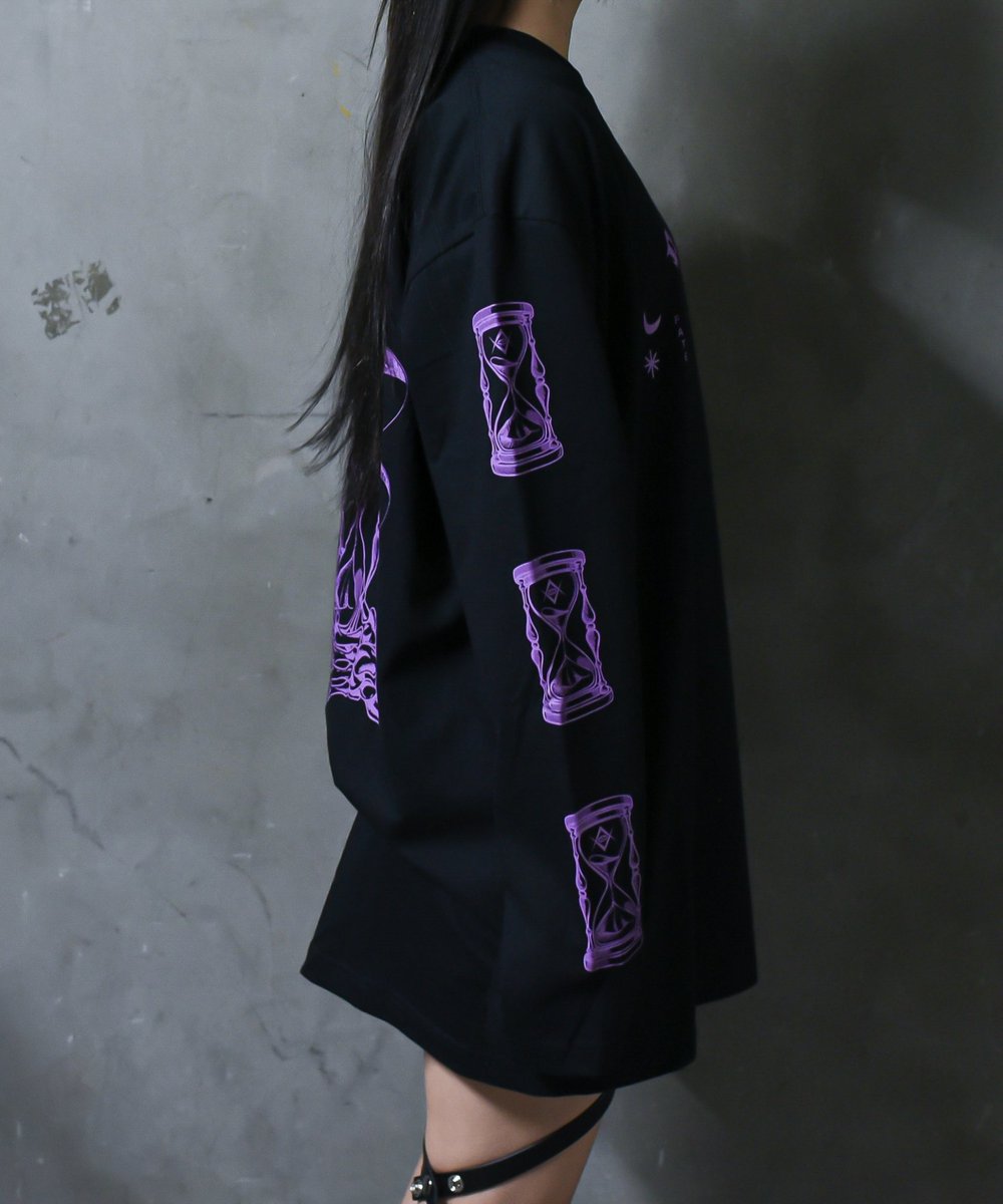 _REFLEM's tweet photo. 👁‍🗨REFLEM(レフレム)
NEW ARRIVAL

"今夜、月が満ちるまで"

砂時計プリントL/S Tee
¥7,590

1月19日（金）発売。
※札幌、福岡は配送遅延の為遅れる場合が御座います。
※ ご購入はお一人様2点までとさせていただきます。

#reflem https://t.co/vgJN3IRH89