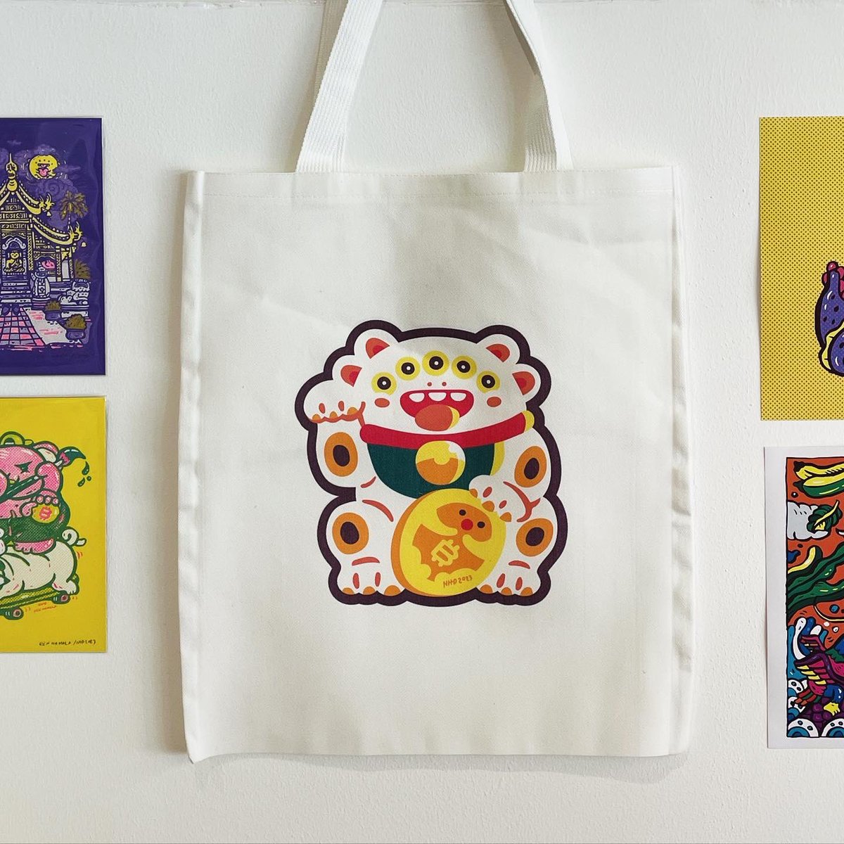 neverhatedraw's tweet photo. New arrival!
NHD Colourful tote bag 😘 size 14”X16”, designed by Ken Hamala,
price 250 THB.
Please dm us if you want it 😉
#totebag #chaingmaiartist #nhdstudio #drawingart #sublimation #holidays #chiangmaiartist #chiangmai #localartist https://t.co/syVyx9EFjf