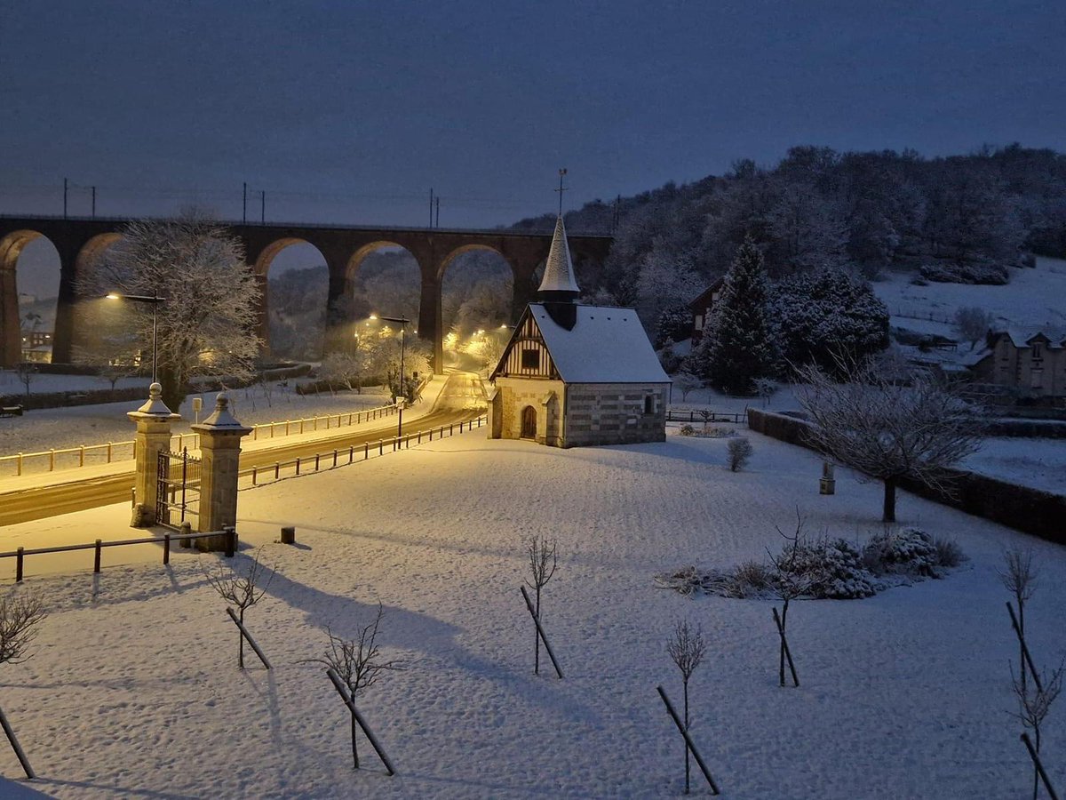 Les Cauchois se sont réveillés sous la neige ce matin ! Voici quelques photos prises par nos journalistes 🥰