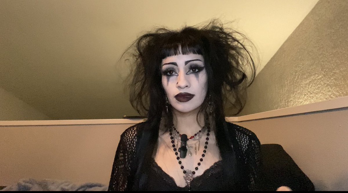 vampcaat's tweet photo. Where my goths girls at ?? #goth #goths #gothgirl #gothgirls #gothfashion #alternativefashion #altgirl #egirl #animegirl https://t.co/hB1wMnGIdF