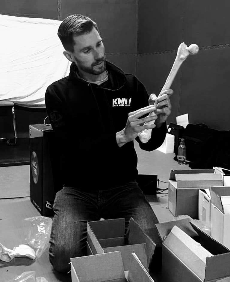 _doctorchris's tweet image. Over the Christmas break I delivered a seminar on violent death for combatives practitioners. A special focus on blunt and sharp force trauma and also neck anatomy (we do a lot of chokes!) #forensics #kravmaga #combatives