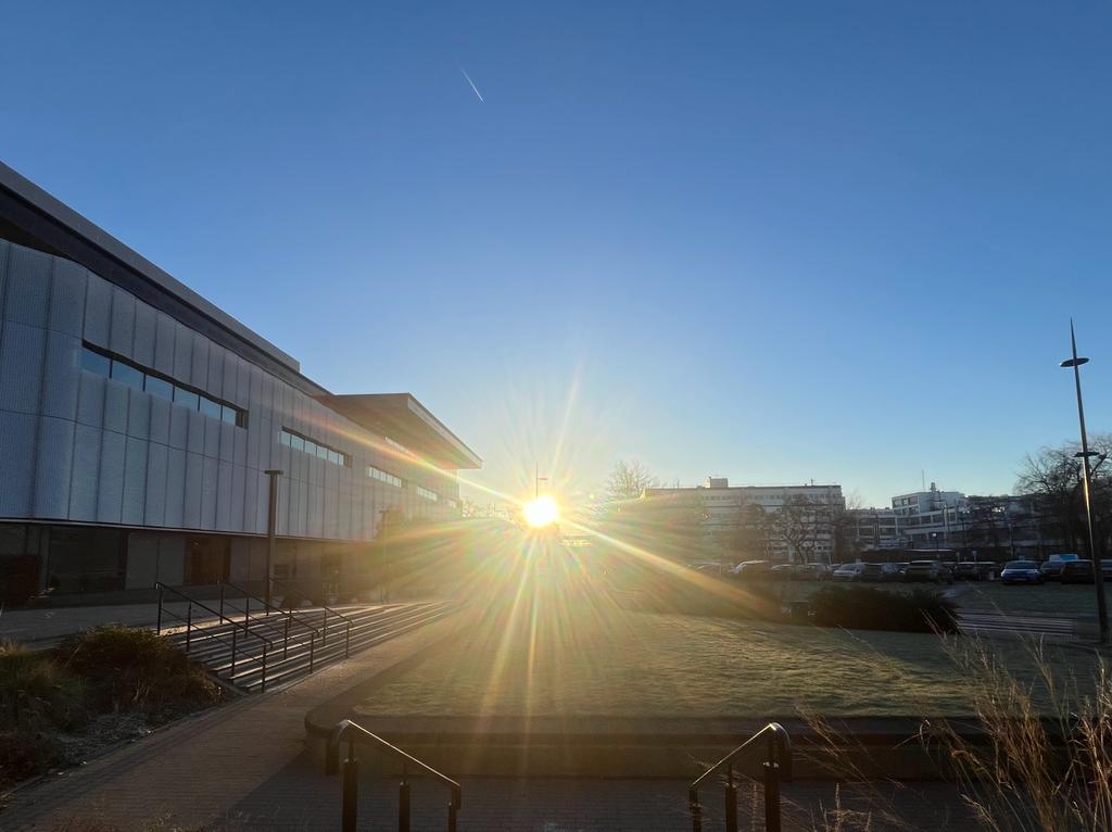 It's a beautiful morning for #WarwickGrad! 🎓💜