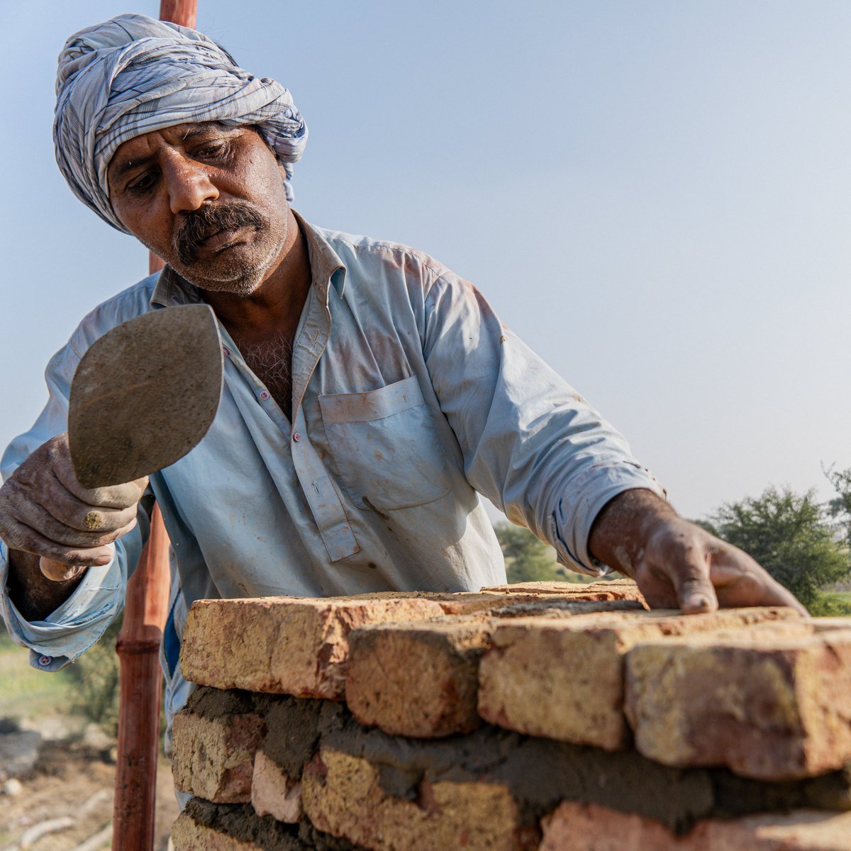 IslamicReliefPK's tweet photo. Shelter is not just a basic necessity, it is a lifeline. We understand the urgency of this dire need &amp; are on a mission to provide communities with strong &amp; resilient homes. 🏠🔨

We're getting closer to achieving our goal of building 10,041 homes for those who need it the most. https://t.co/B38L5SMqTO