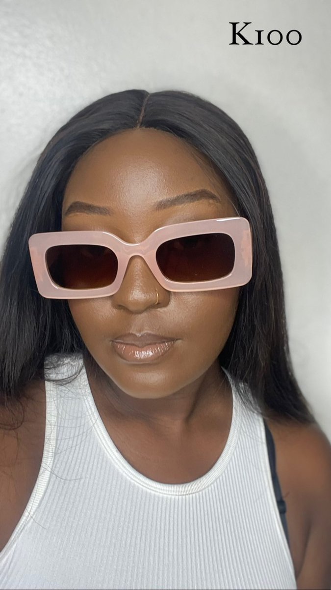 I meant to post these yesterday but I knew you guys where going to ask me to read the room🤣!Im selling these sunglasses!please like or retweet so my potential customers will come across this post💕