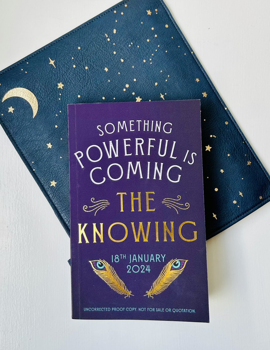 🔮 HAPPY PUBLICATION DAY 🔮 to THE KNOWING by the brilliant Emma Hinds! I adored this atmospheric, gripping, dark-as-night tale about a tattooed mystic trying to survive the slums and glittering facades of 19th century New York. I compel you ALL to read it 💫🖤 #BookTwitter
