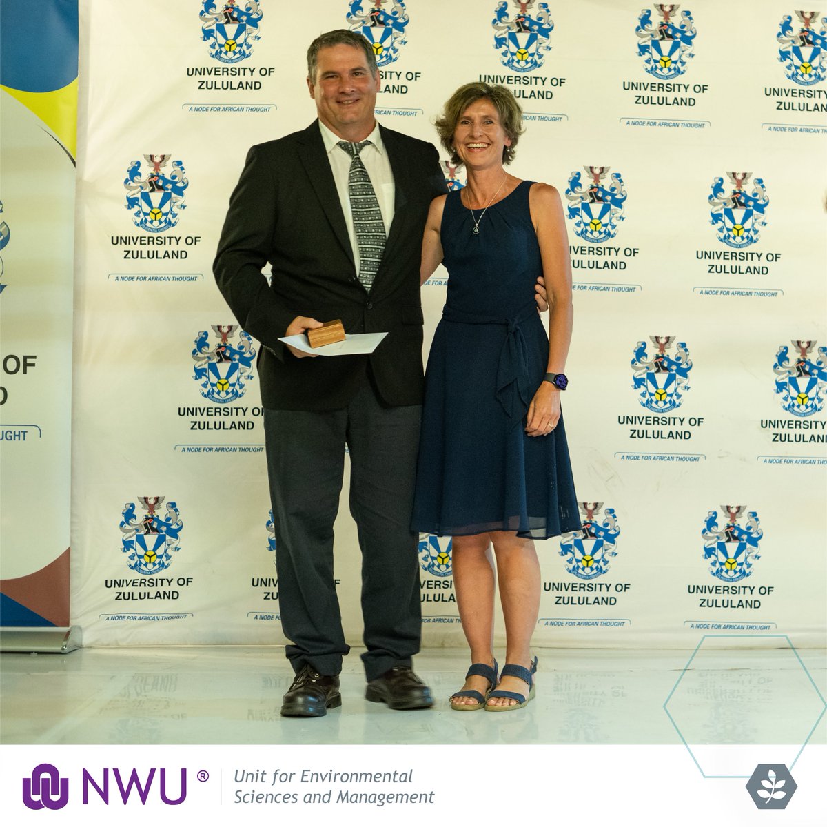 Prof. Stefan Siebert was awarded the SAAB Medal in recognition of his significant contributions to the field of Botany.

Congratulations Prof. Stefan, you inspire us!

More info: natural-sciences.nwu.ac.za/unit-environme… 

@theNWU #environmentalscience #botany #saab2024 #silvermedal #geoecology