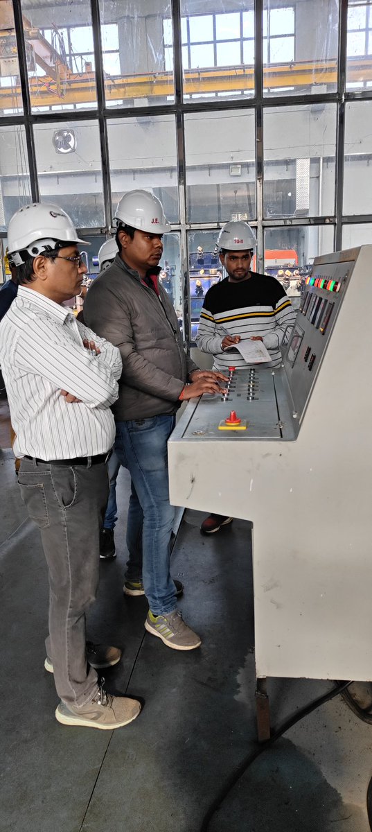 jeworkshopltp's tweet photo. अधिशासी अभियंता विद्युत परीक्षण खण्ड ललितपुर द्वारा विद्युत कार्यशाला केंद्र ललितपुर का निरीक्षण कर परिवर्तकों की गुणवत्ता की जांच की गई । @dvvnlhq @dvvnllalitpur2 @UPPCLLKO @DvvnlDirectorT @MDDVVNL @mduppcl @dvvnlhq @ChairmanUppcl @Rakeshsbly https://t.co/yn1Ey8JsWD