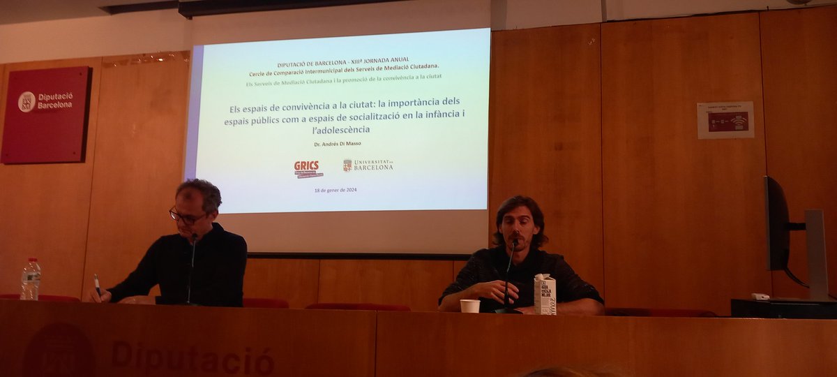 Andrea di Masso, professor de psicologia social de la <a href="/UniBarcelona/">Universitat de Barcelona</a> parlant d'espais públics, infants i joves a la Jornada de la <a href="/SocialDiba/">Sostenibilitat Social, Cicle de Vida i Comunitat</a> de Mediació Ciutadana