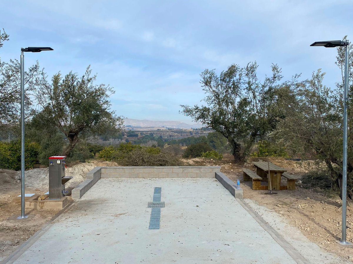 Se ha inaugurado el punto limpio para la zona de autocaravanas del Camping Carrícola. Cuenta con una columna V-304 RP de Camper Wc Wash con sistema de pago mediante tarjeta de crédito.

+ info 👉 bit.ly/area-autocarav…

☎️ 697 30 32 41

💻 area13.cat