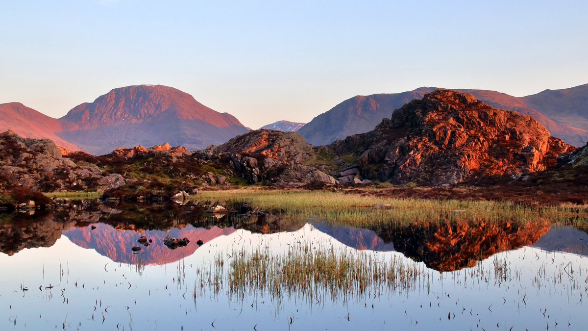 YHAOfficial's tweet photo. A fantastic shot of #GreatGable from #InnominateTarn.🏞️
This was taken near the summit of #Haystacks in the #LakeDistrict, which was Alfred Wainwright's favorite fell. 💚
#YHANatureChallenge #ExploreMore #LiveMoreYHA https://t.co/8W7qYfV7Oa