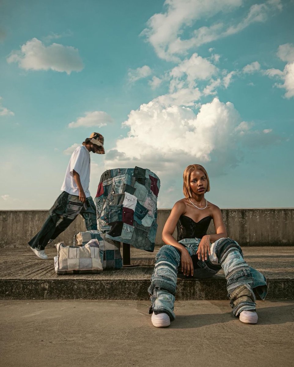 Off_TheCulture's tweet photo. Denim Spontaneity: The magic unfolds when there’s no plan, Solid on the runway >repurposed 1 of 1

We don’t wear clothes we wear pieces

Pieces :@no_plan_etb
📸: @eddysteps

Stylist: Snappy The Stylist https://t.co/KQfcErODYr