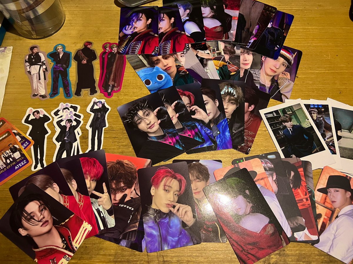 CHOISANietea's tweet photo. 💝 — order received from @PhGoAteez !!

Super worth the wait and I'm very happy with my pulls! HONGJOONG CAME HOME 😭😭😭 Hindi ko na nainclude yung albums, hindi na kasi kasya sa pic 😭 Thank you so much for the smooth transaction po! 'Til next time 🫶🏼 #PhGoAteezFeedbacks https://t.co/xHCMZZxxkf