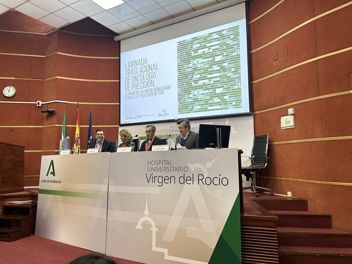 teixido_c's tweet image. Empezamos la I Jornada Traslacional de Oncologia de Precisión con la importancia del receptor estrogénico. Moderación del Dr @TomasPascualMD @hospitalclinic @idibaps