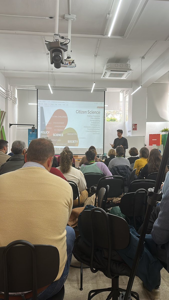 Definitivamente el futuro es la #ciencia estoy en el lugar en el que debo estar <a href="/utboficial/">UTB Oficial</a> . Aquí formándome en la importancia de la #cienciaciudadana #citizenscience Gracias <a href="/CanalUGR/">Universidad Granada</a> me llevo grandes ideas para mi #Cartagena