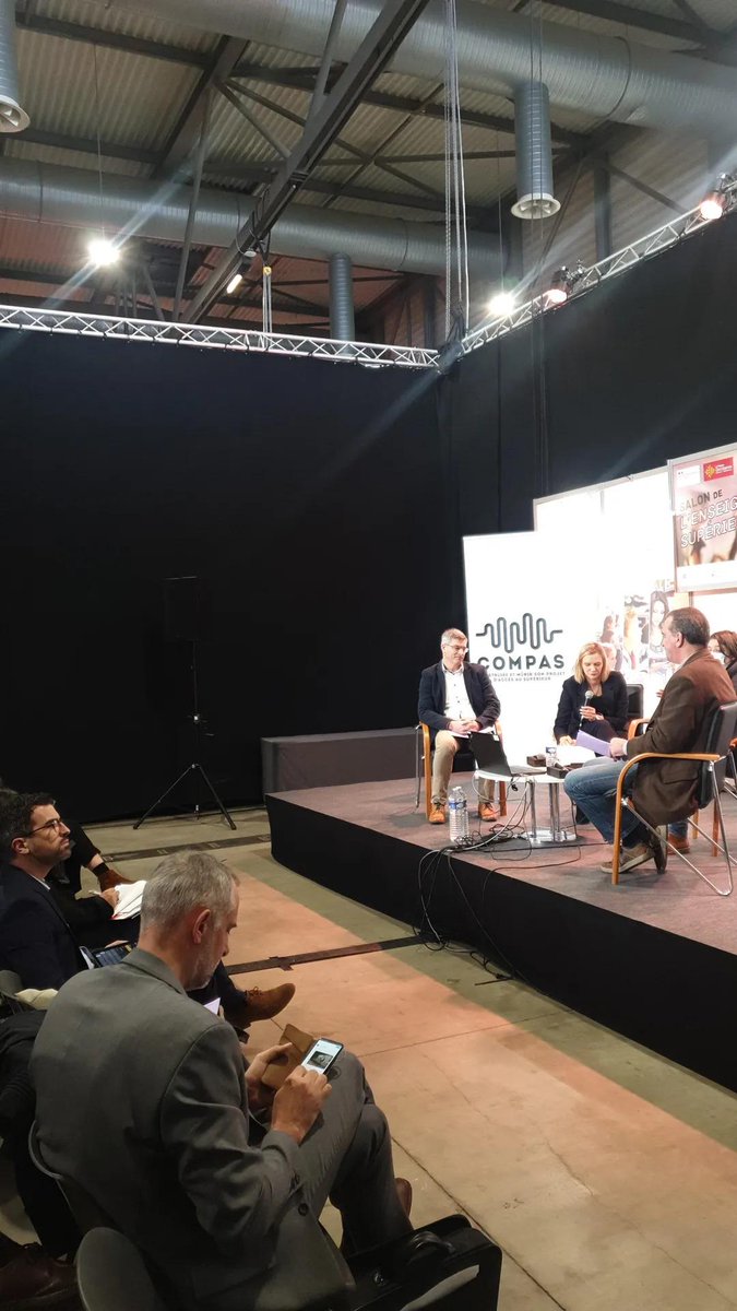 DRAIO_OCCITANIE's tweet photo. Salon de l'enseignement supérieur de l'@acmontpellier! Table ronde Observatoire des parcours @DRAIO_OCCITANIE @SCUIOIP_UM @RA_Occitanie #projetcompas #parcours #supérieur #formation #avenir #études #projet #enseignement #voie #filière #plan #orientation #information #observatoire https://t.co/gpSnzukkFJ