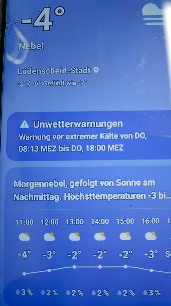 #Unwetterwarung sind -2 Grad schon extrem #Kälte? Früher 79 / 80 er Jahre war es erst zwischen -15 und - 20 extrem kalt gibt's doch heute gar nicht mehr.