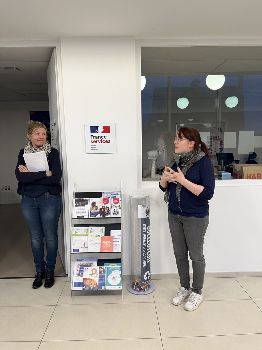 CARCThierry's tweet photo. Visite de M le sous-préfet à la maison de l’agglo située à Fère-en-Tardenois labellisée Maison France Service. C’est la 2e labellisation reçue pour nos #maisonsdelagglo 👉 un service de proximité qui prend de l’ampleur pour aider les habitants dans leurs #démarches du #quotidien https://t.co/ATYnTTHsiA