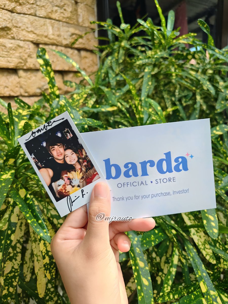 jezrauto's tweet photo. Finally got my 'I stan' tote bag today! A cute, perfect size for my essentials - it's worth the wait! #BarDa 's signed photo got me so kilig! Thank you, @BarDaOFC_store @BarDaOFC π₯Ήπ
What's your #BarDaOfficialMerch ? π https://t.co/6iJBVEiswG