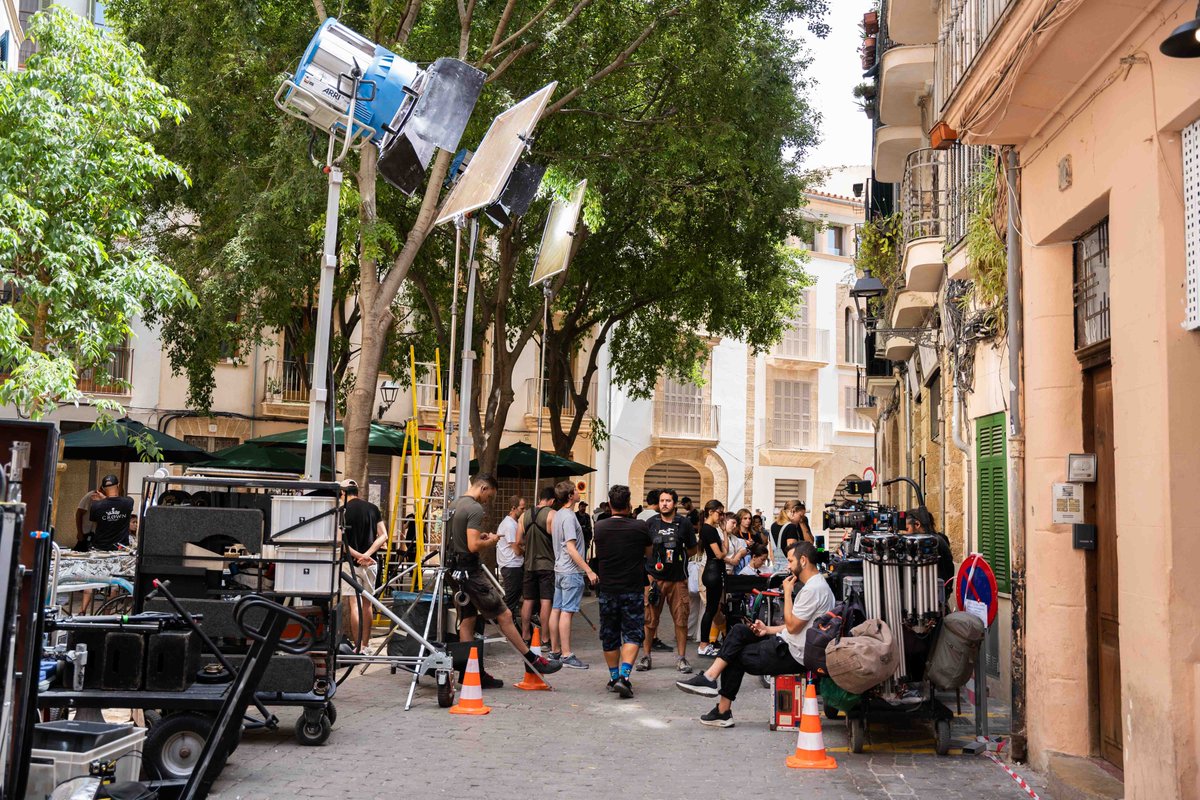 PalmaActiva's tweet photo. 🎞 Green Film Shooting Plan
Ets una empresa del sector audiovisual? Aquestes ajudes t’interessen!  El Consell de Mallorca i el Govern balear han destinat més de dos milions d'euros de fons europeus Next Generation a fomentar pràctiques sostenibles als rodatges a Mallorca. ⬇️ https://t.co/FeIwH00f2m