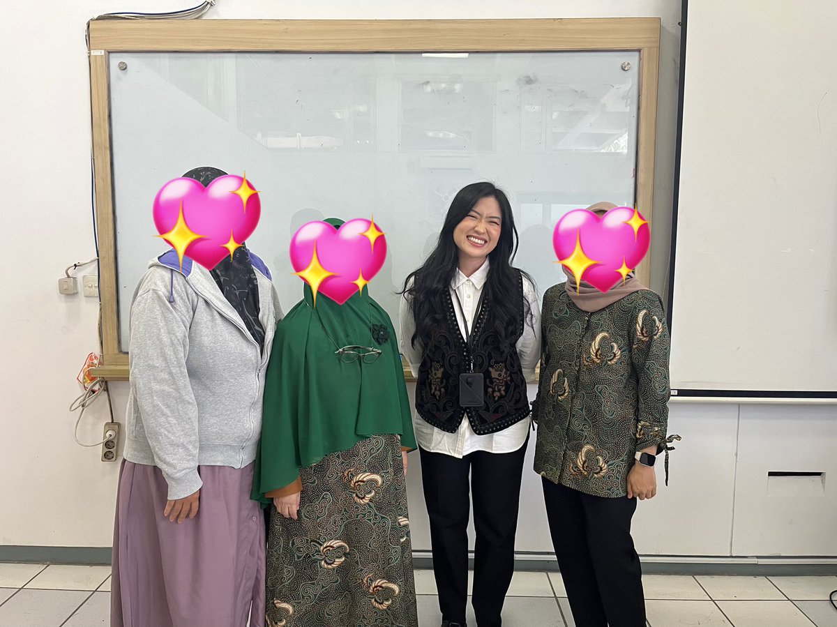 kittygalisback's tweet image. tadi data gue dibantai abis-abisan tapi yang penting udah 1/2 s. si. lah ya #mual #pusing #ngilu