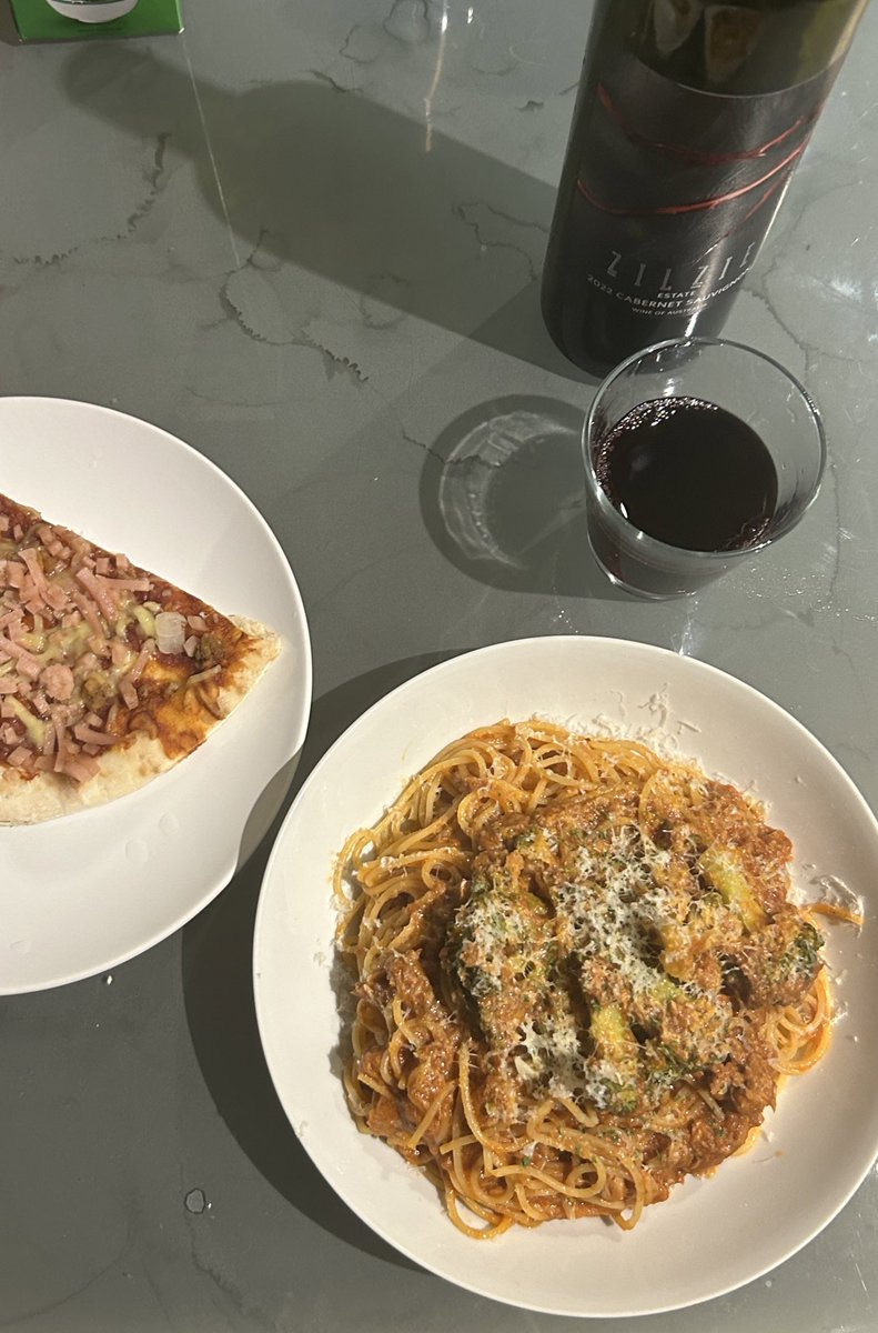 ytblog_work's tweet photo. イギリス時代からの修行が生きてる🍝 https://t.co/Por5Jc8SgB