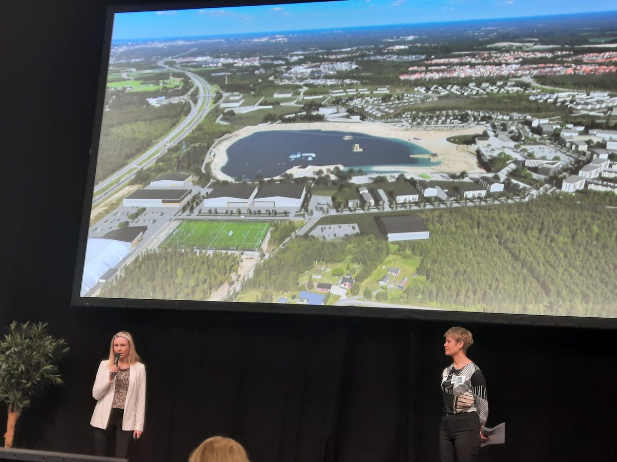 <a href="/SoilePitkanen/">Soile Pitkänen</a> ja <a href="/MiiaMarjanen/">Miia Marjanen</a> esittelemässä Kempeleeseen rakentuvaa Zeniitin matkailualuetta <a href="/MatkaTravelFair/">Matka Nordic Travel Fair</a> messuilla. Mahtava kokonaisuus tulossa Pohjois-Pohjanmaalle! #Kempele