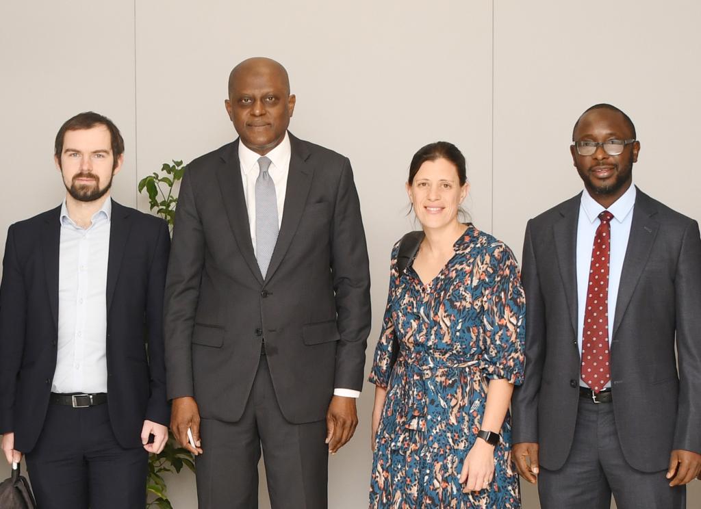 L-R; Mr. Dennis Kalugin, Analyst, BlackRock; Central Bank of Nigeria (CBN) Governor, Mr. Olayemi Cardoso; Ms. Emily Fletcher, Managing Director, BlackRock, and the Deputy Governor (Economic Policy) of the CBN, Mr. Muhammed Sani Abdullahi during a recent meeting with top…