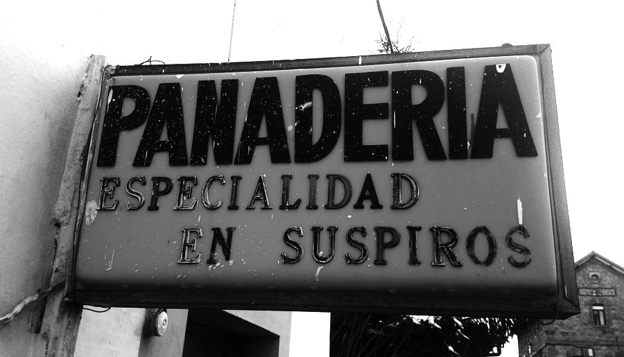 literlandweb1's tweet photo. "...Quizá nos encontremos frente a frente algún día,
quizá nuestros disfraces nos logremos quitar.
Y ahora me pregunto... cuando ocurra, si ocurre,
¿sabré yo de suspiros, sabrás tú suspirar?"
"Un día", Alfonsina Storni https://t.co/xUgEwnB069