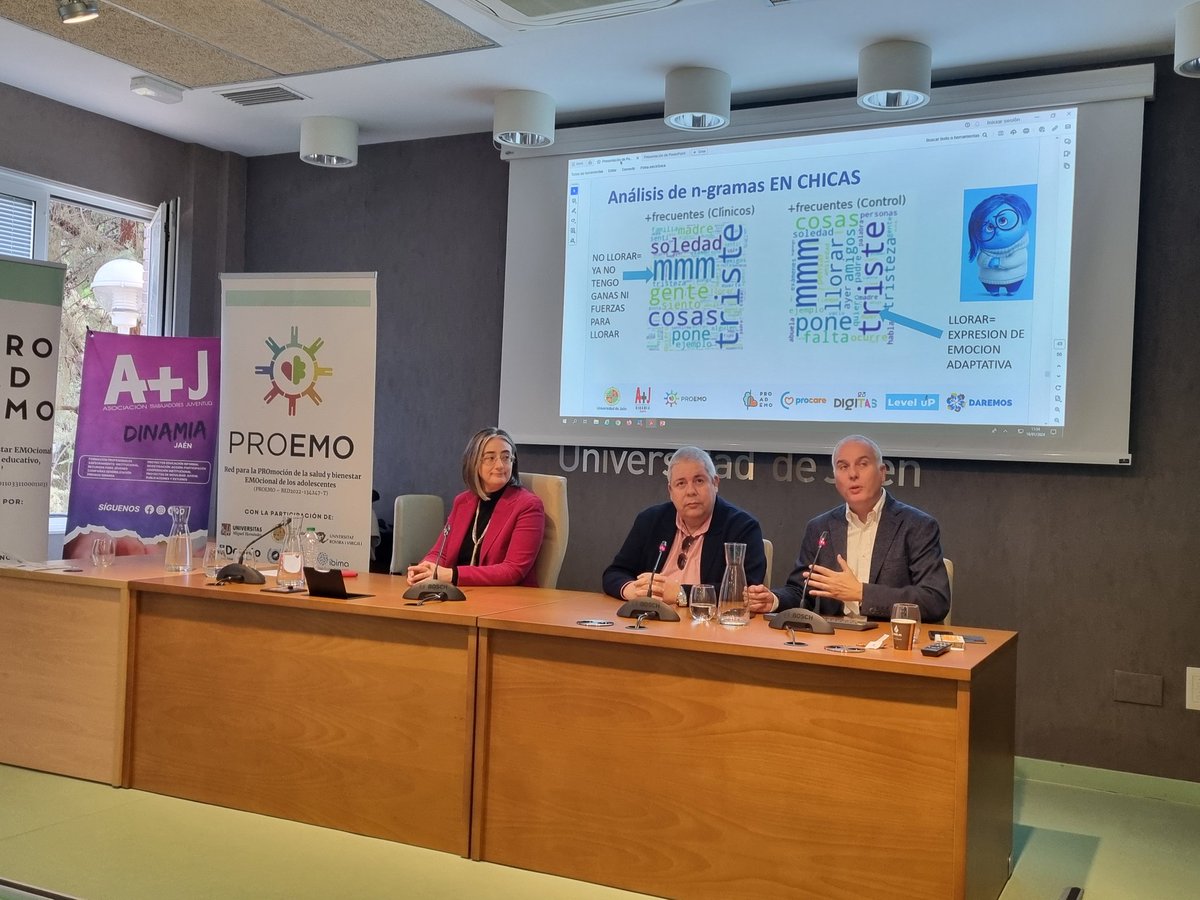 ProEm_Red's tweet photo. @ujaen ➡️Los profesores de la @ujaen @BelenDiezBedmar, José Antonio Muela y Luis Joaquín García presentan los resultados de  #DAREMOS, que analiza el uso del lenguaje🗣 y factores epigenéticos para la detección precoz de problemas emocionales🧠 en los jóvenes. 
ℹ️https://t.co/Zpv7lB9zAV https://t.co/f5RH0BlSKH