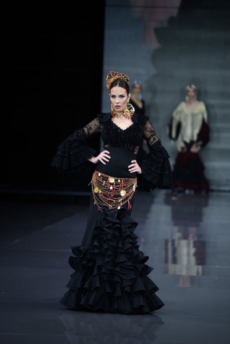 Vamos a hacer el hashtag a <a href="/jessica_bueno90/">jessica bueno</a> a partir de las 4 de la tarde . Vamos con mi flamenca más guapa .
#jessiSimof24