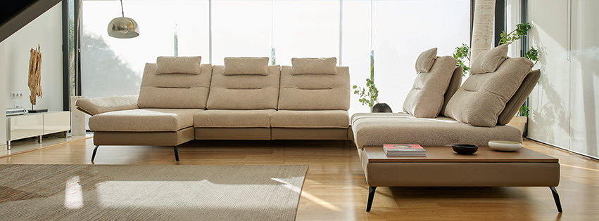 ACOMODEL's tweet image. ¡Eleva el nivel de comodidad en tu hogar!

El sofá LEO es la definición de lujo y relax. Échale un vistazo aquí 👉🏼 tinyurl.com/25v2tf2z

#SofásDeLujo #HogarConEstilo #Acomodel #DescansoMerecido #FelizViernes