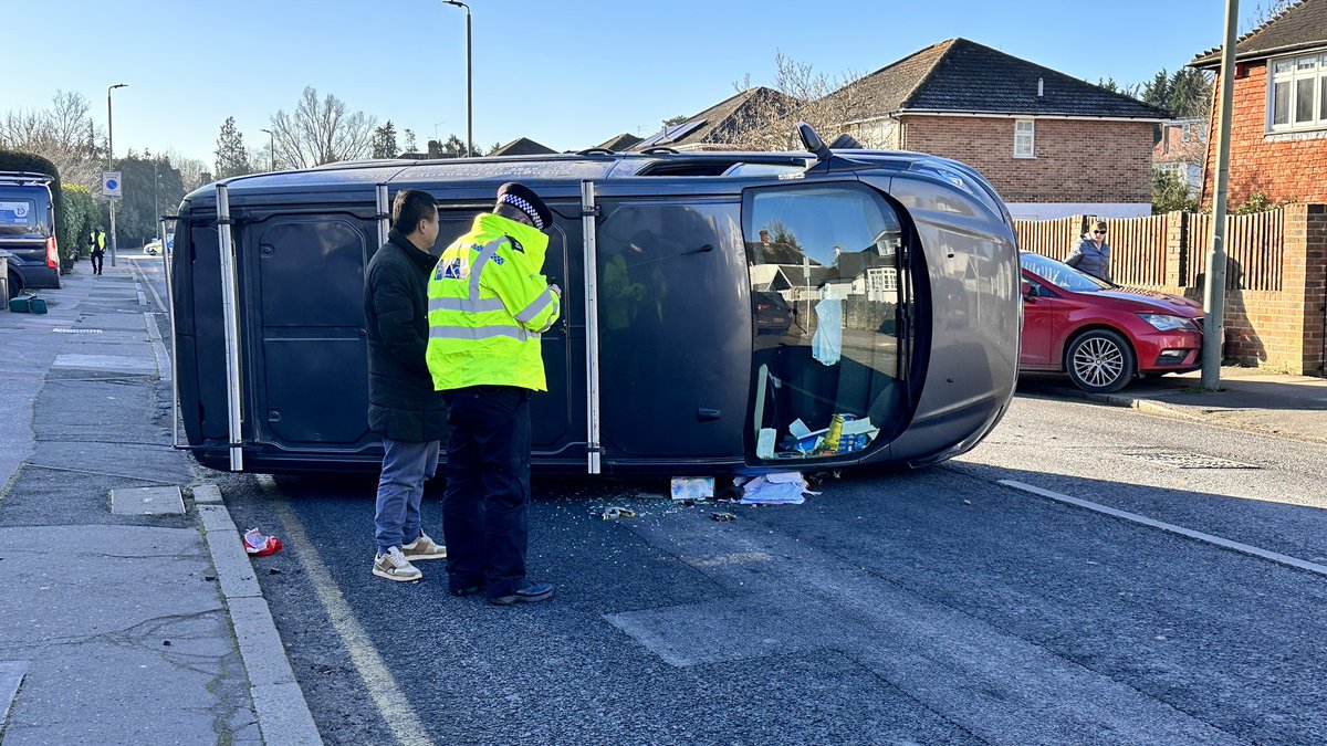 Keep away from Hayes Lane #Bromley. Overturned van in road. Police on scene. Driver of van unhurt apart from few scratches. Red car was parked. Photo usage allowed but please credit Tracy Howl. @BromleyOnline @SthLondonPress @KentNews_Online