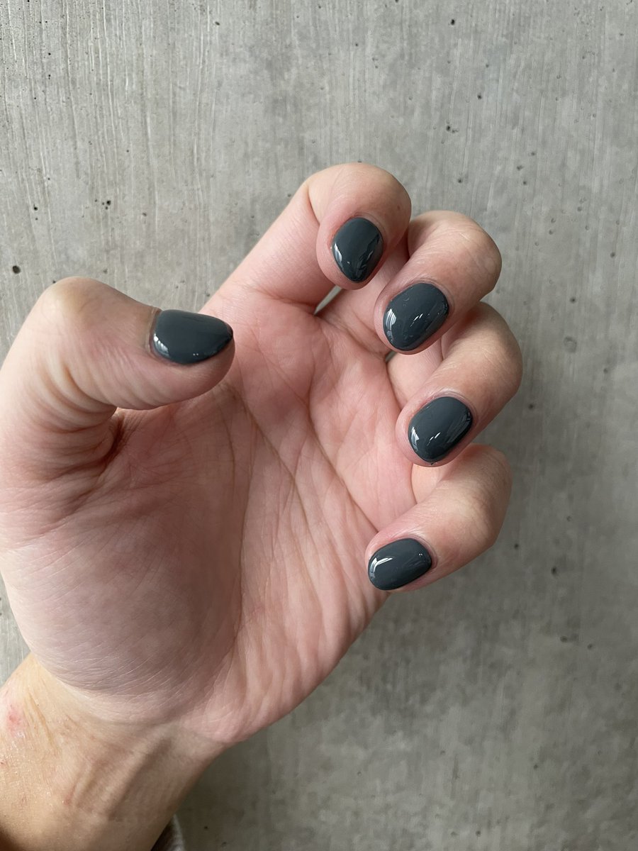 人生初ネイルサロンでジェルネイルしてきた ✨ 撮るの慣れてなさすぎて指の形がおかしいwww