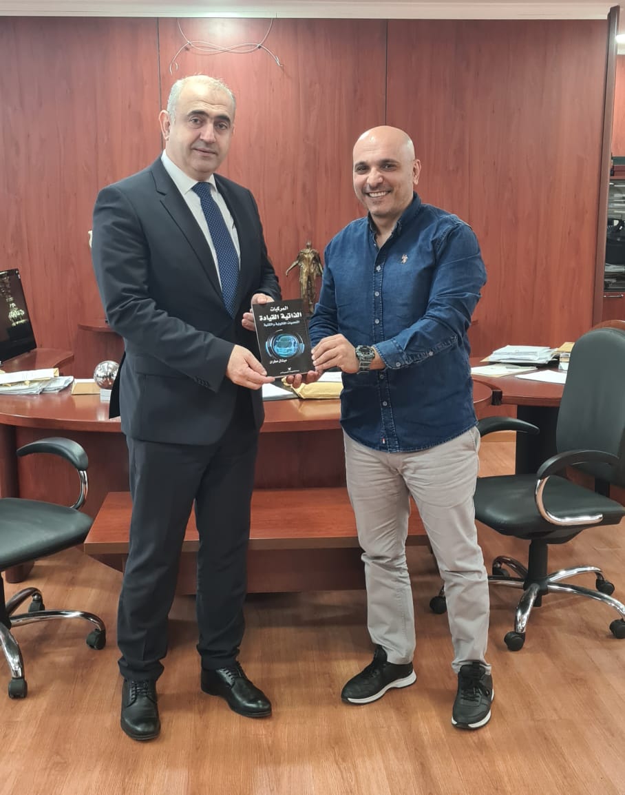 MichelMoutran's tweet image. في إطار تعزيز التعاون مع الجامعة الوطنية كان لنا اليوم شرف لقاء رئيس الجامعة اللبنانية الدكتور بسام بدران على رأس وفد من المرصد اللبناني للسلامة المرورية لدى جوستيسيا برفقة مدير @lirsamena 
وقد قدمت للرئيس كتابي:
"المركبات الذاتية القيادة"