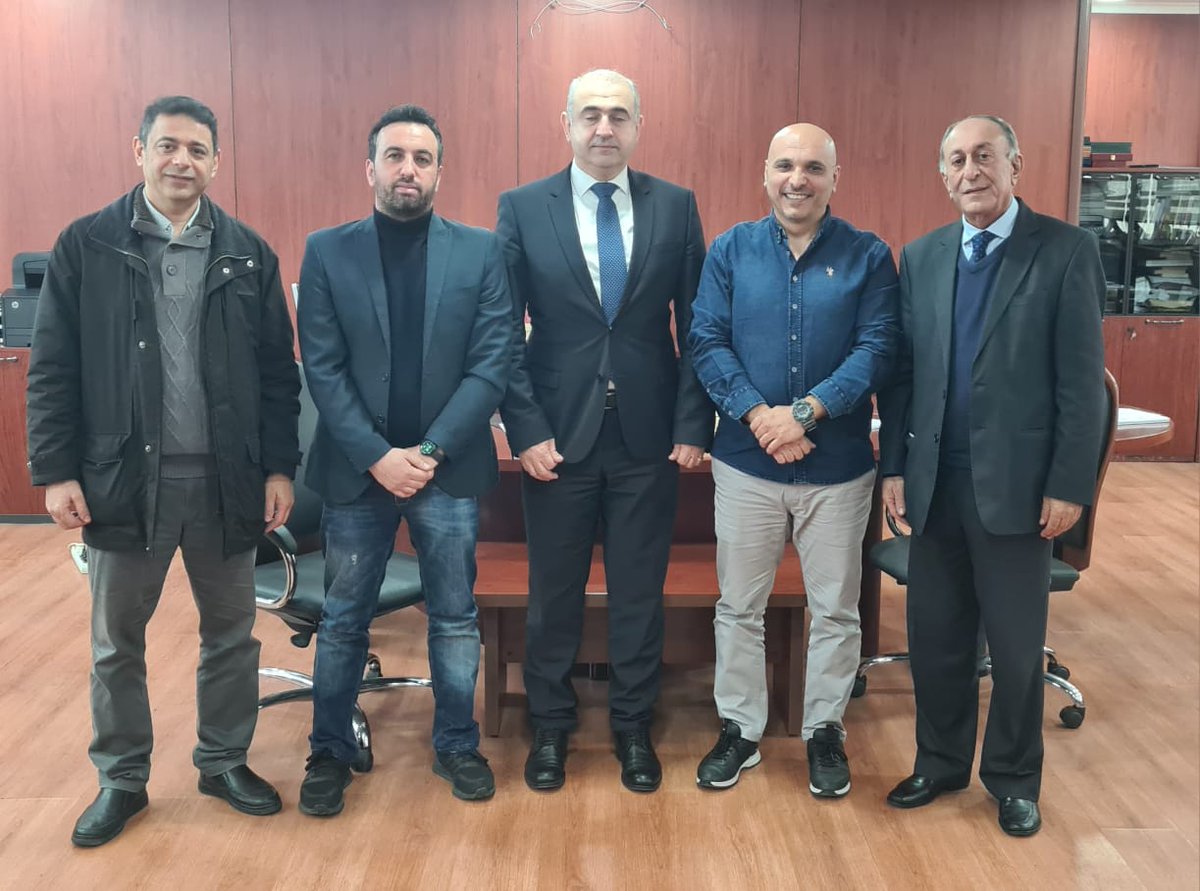 MichelMoutran's tweet image. في إطار تعزيز التعاون مع الجامعة الوطنية كان لنا اليوم شرف لقاء رئيس الجامعة اللبنانية الدكتور بسام بدران على رأس وفد من المرصد اللبناني للسلامة المرورية لدى جوستيسيا برفقة مدير @lirsamena 
وقد قدمت للرئيس كتابي:
"المركبات الذاتية القيادة"