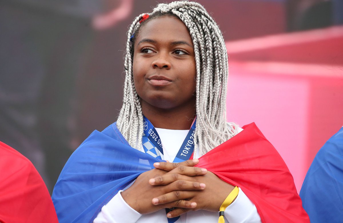 La judokate Romane Dicko va porter plainte après avoir reçu des messages grossophobes et racistes dlvr.it/T1Xs6k