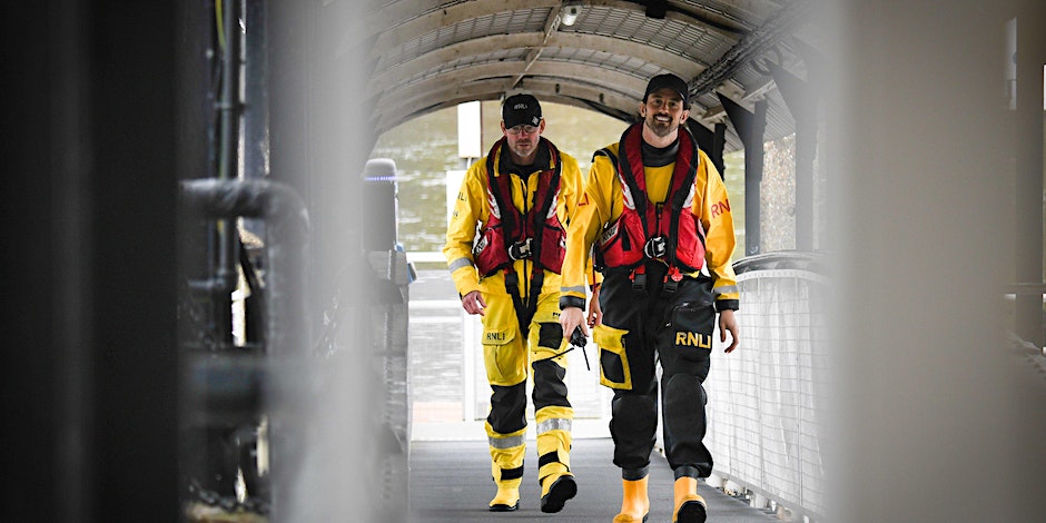 The next life jacket clinic, run by Chiswick and Teddington RNLI, is being held 27 January -- use this opportunity to ensure your lifejacket works correctly ➡️ hubs.la/Q02f3DnS0 @ChiswickRNLI @rnli_teddington #SaferThames