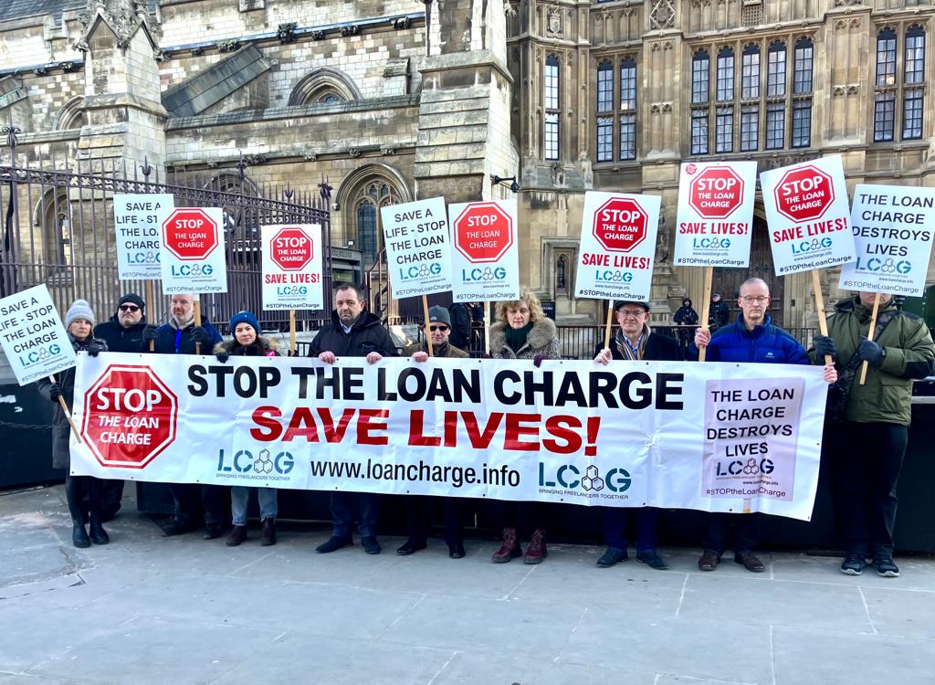 LCAG_2019's tweet photo. Crucial #LoanCharge debate in Parliament today and victims making their voices heard! We will now stop fighting for justice, are MP's &amp; @hmtreasury listening? https://t.co/AkHzVpuMwb