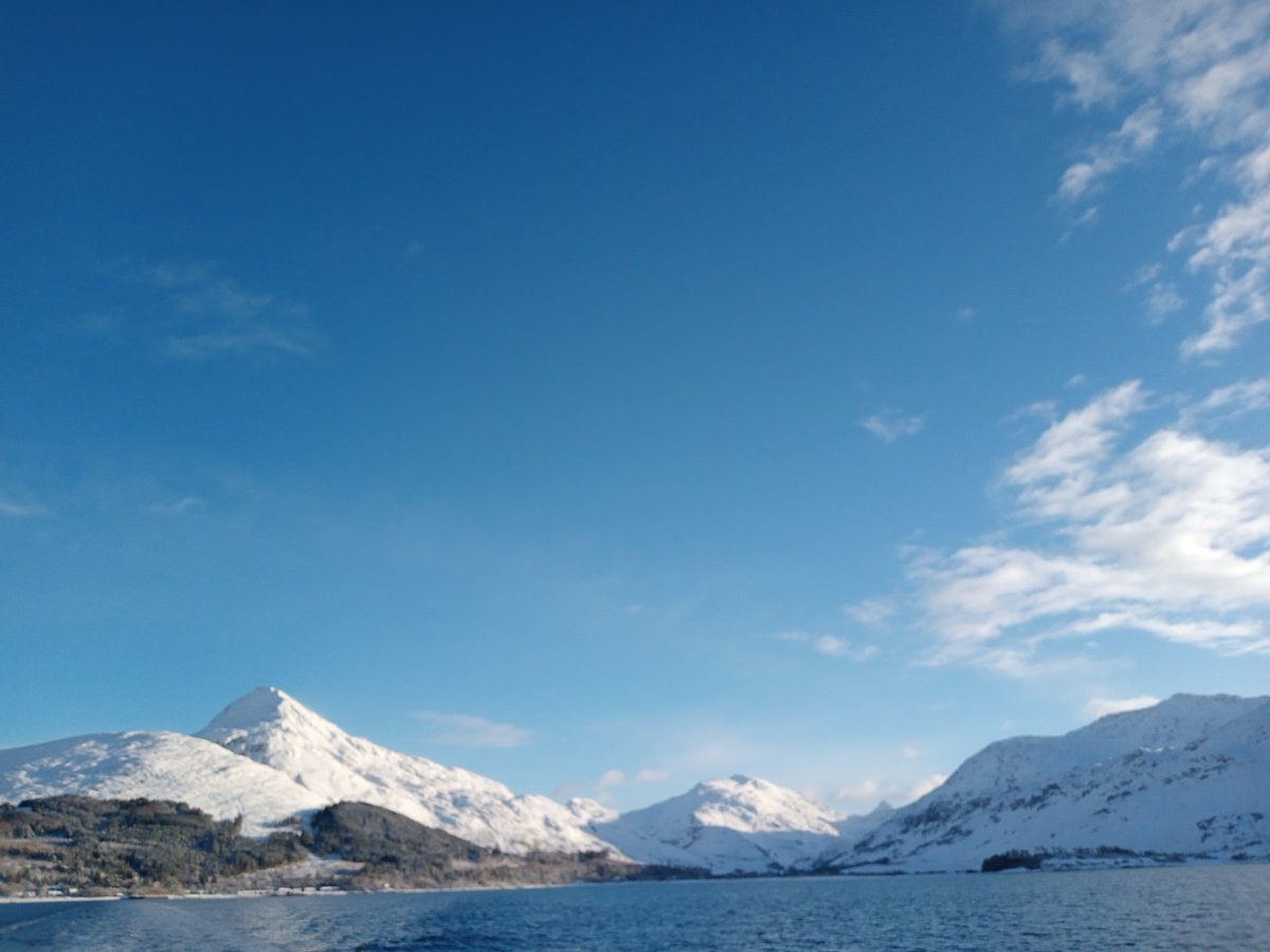 Heading out into Inverie Bay #knoydart